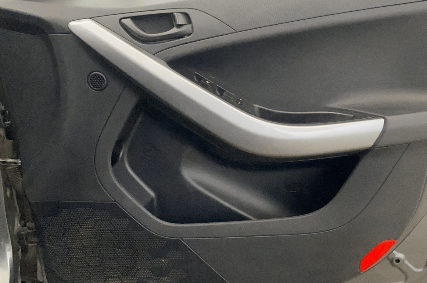 2020 Tata NEXON XMA PETROL, Petrol, Automatic, 81,670 km, Driver Side Door Panels Control