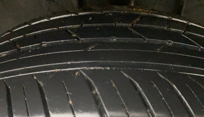 2021 Renault Kiger RXT 1.0 TURBO MT, Petrol, Manual, 17,519 km, Left Rear Tyre Tread