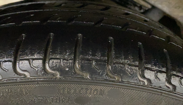 2015 Maruti Alto K10 VXI, Petrol, Manual, 67,212 km, Right Rear Tyre Tread