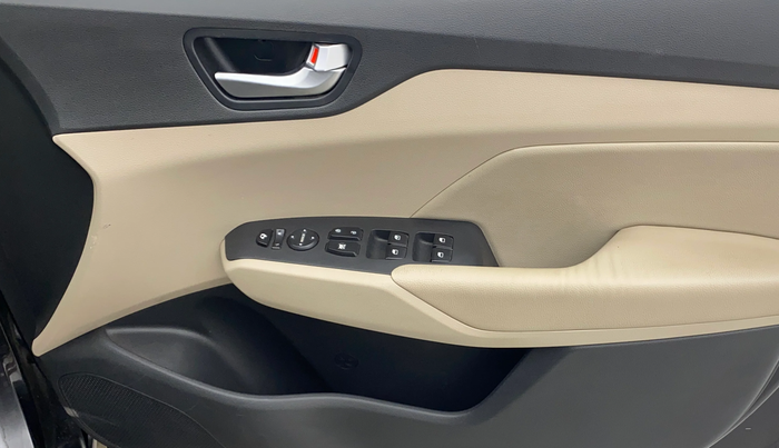 2019 Hyundai Verna 1.6 VTVT SX (O) AT, Petrol, Automatic, 48,723 km, Driver Side Door Panels Control