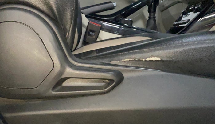 2020 Tata NEXON XZ PETROL, Petrol, Manual, 57,211 km, Driver Side Adjustment Panel