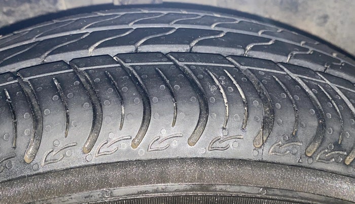 2019 Ford Figo Aspire TREND PLUS 1.2 PETROL, Petrol, Manual, 68,525 km, Right Front Tyre Tread