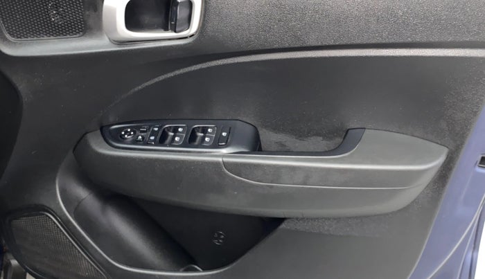 2022 Hyundai VENUE SX 1.0 TURBO, Petrol, Manual, 20,467 km, Driver Side Door Panels Control