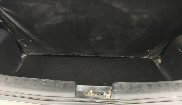 2013 Maruti Swift VXI, Petrol, Manual, 1,01,473 km, Boot Inside