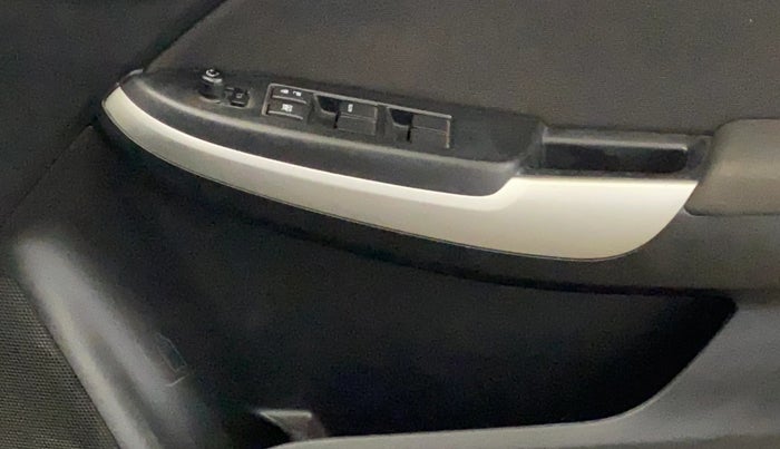 2018 Maruti Baleno DELTA CVT PETROL 1.2, Petrol, Automatic, 63,736 km, Driver Side Door Panels Control