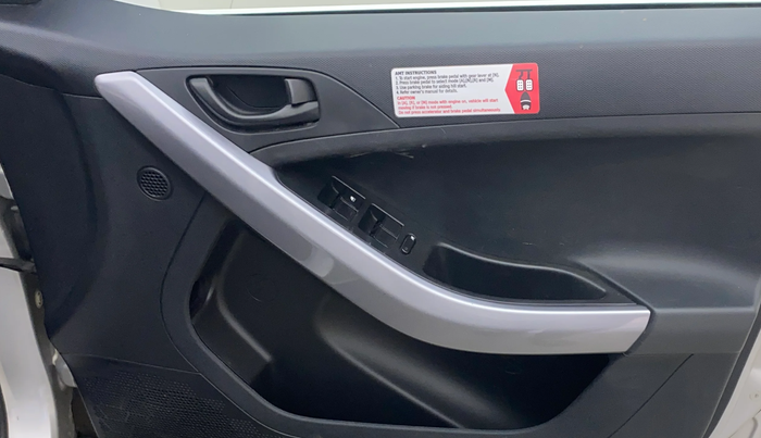2021 Tata NEXON XMA SUNROOF PETROL, Petrol, Automatic, 38,695 km, Driver Side Door Panels Control