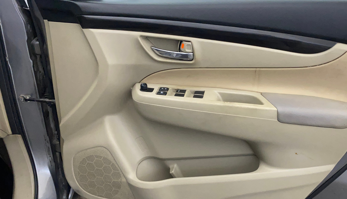 2014 Maruti Ciaz VXI, Petrol, Manual, 39,237 km, Driver Side Door Panels Control