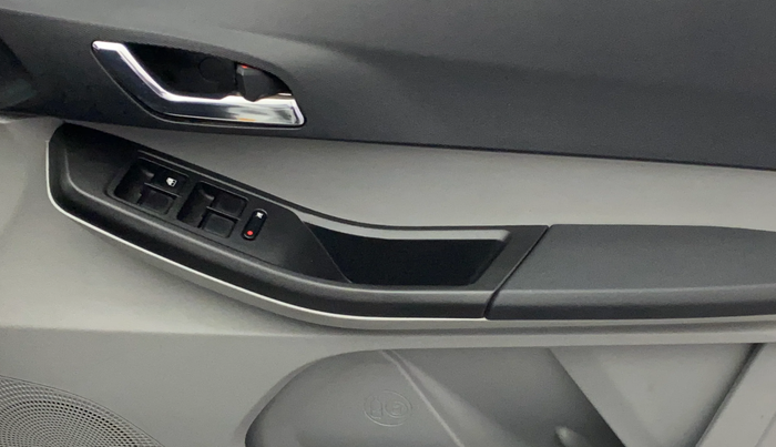 2021 Tata Tiago XZA PLUS PETROL, Petrol, Automatic, 31,121 km, Driver Side Door Panels Control