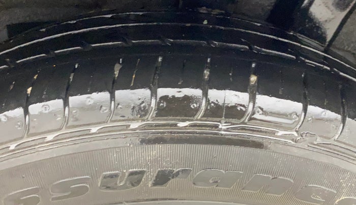 2016 Hyundai Grand i10 SPORTZ 1.2 KAPPA VTVT, Petrol, Manual, 1,50,774 km, Left Rear Tyre Tread