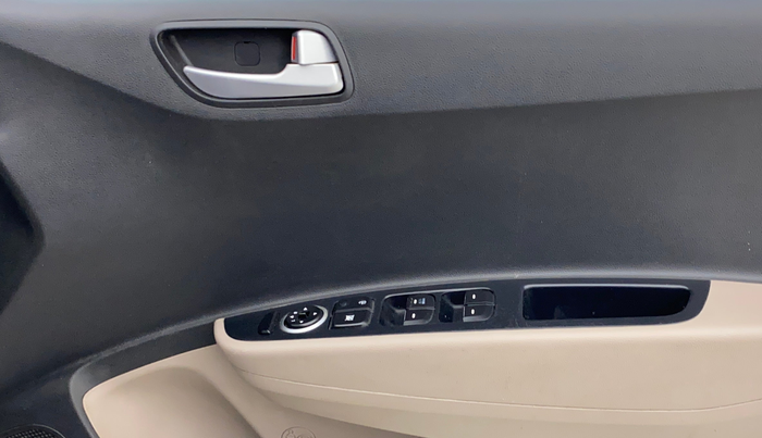 2016 Hyundai Grand i10 SPORTZ 1.2 KAPPA VTVT, Petrol, Manual, 1,50,774 km, Driver Side Door Panels Control