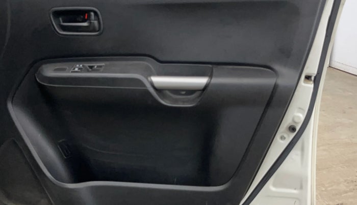 2022 Maruti IGNIS SIGMA 1.2, Petrol, Manual, 16,331 km, Driver Side Door Panels Control