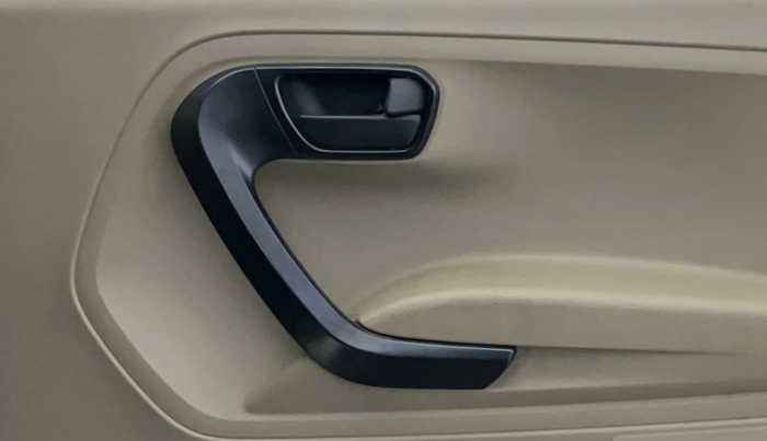 2022 Mahindra BOLERO NEO N 8, Diesel, Manual, 93,881 km, Driver Side Door Panels Control