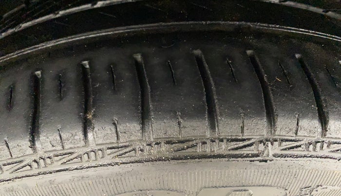 2018 Skoda Rapid AMBITION 1.6 MPI MT, Petrol, Manual, 36,544 km, Left Front Tyre Tread