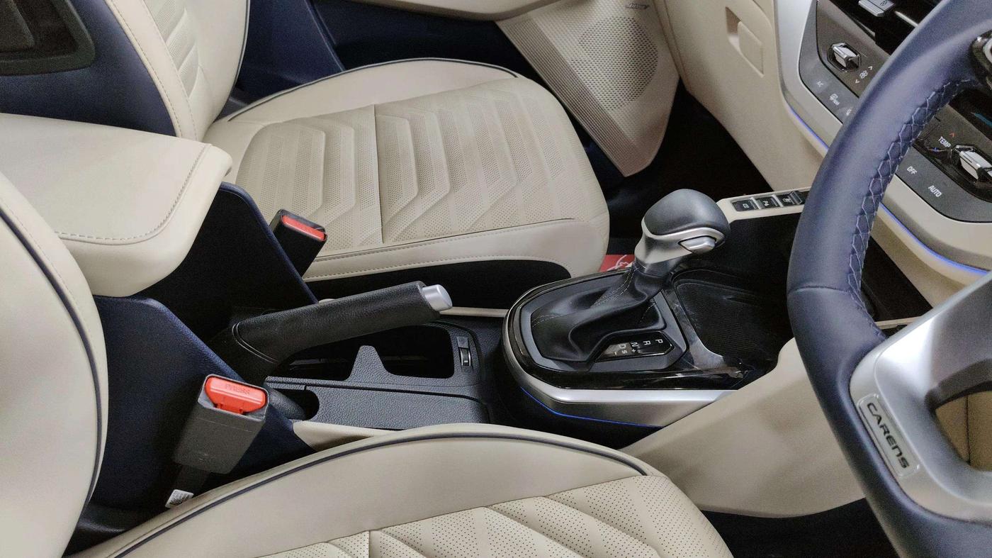 2025 KIA CARENS Luxury Plus 1.5 Turbo Petrol DCT 7 STR, Petrol, Automatic, 7,498 km, Gear Lever