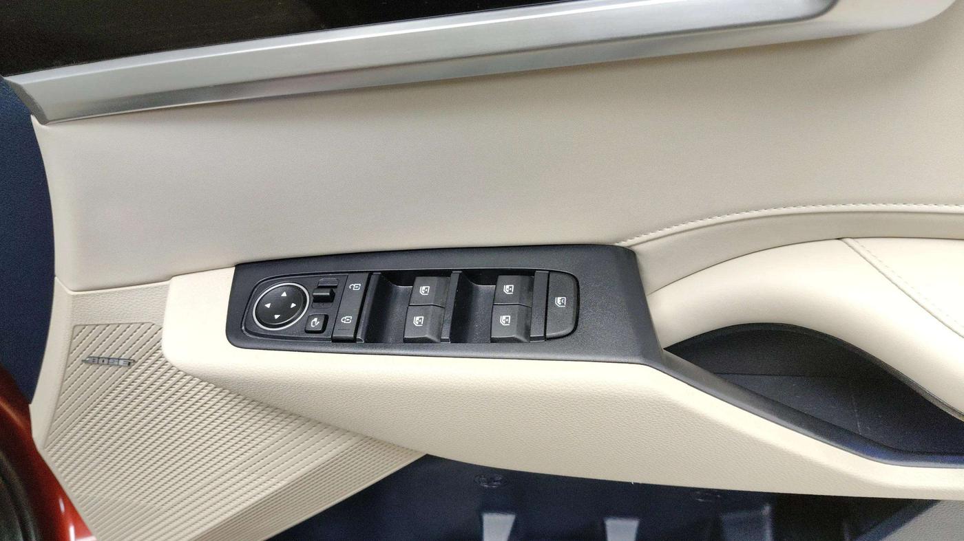 2025 KIA CARENS Luxury Plus 1.5 Turbo Petrol DCT 7 STR, Petrol, Automatic, 7,498 km, Driver Side Door Panels Control