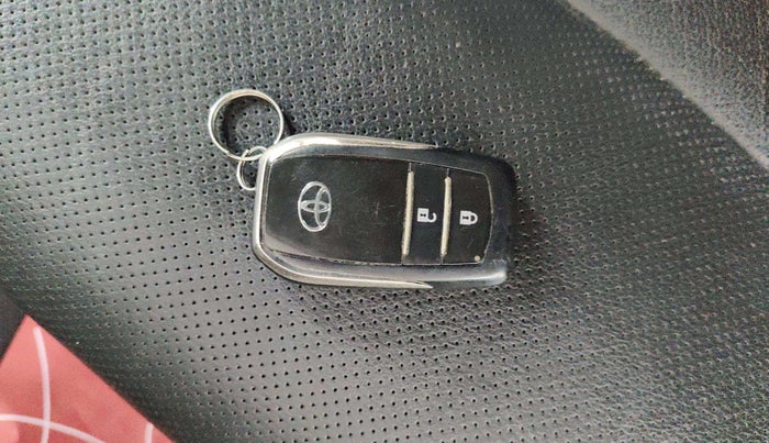 2019 Toyota Innova Crysta 2.4 ZX 7 STR, Diesel, Manual, 84,087 km, Key Close Up