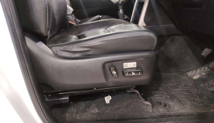 2019 Toyota Innova Crysta 2.4 ZX 7 STR, Diesel, Manual, 84,087 km, Driver Side Adjustment Panel
