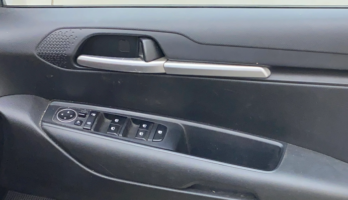 2020 KIA SONET HTK PLUS 1.5, Diesel, Manual, 78,518 km, Driver Side Door Panels Control