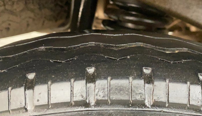 2022 Maruti Eeco 5 STR AC CNG (O), CNG, Manual, 24,381 km, Right Rear Tyre Tread