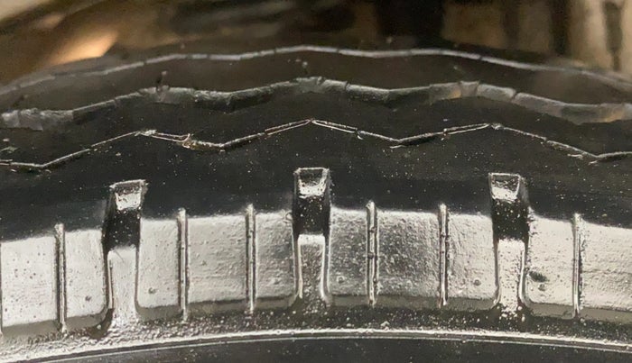 2022 Maruti Eeco 5 STR AC CNG (O), CNG, Manual, 24,381 km, Left Rear Tyre Tread