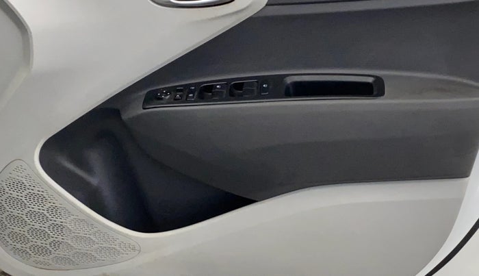 2020 Hyundai GRAND I10 NIOS SPORTZ AMT 1.2 KAPPA VTVT, Petrol, Automatic, 52,687 km, Driver Side Door Panels Control