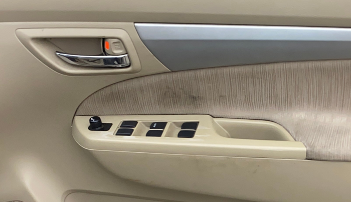 2014 Maruti Ertiga ZDI, Diesel, Manual, 1,15,731 km, Driver Side Door Panels Control