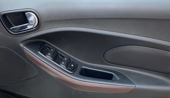 2019 Ford FREESTYLE TITANIUM 1.2 PETROL, Petrol, Manual, 40,133 km, Driver Side Door Panels Control