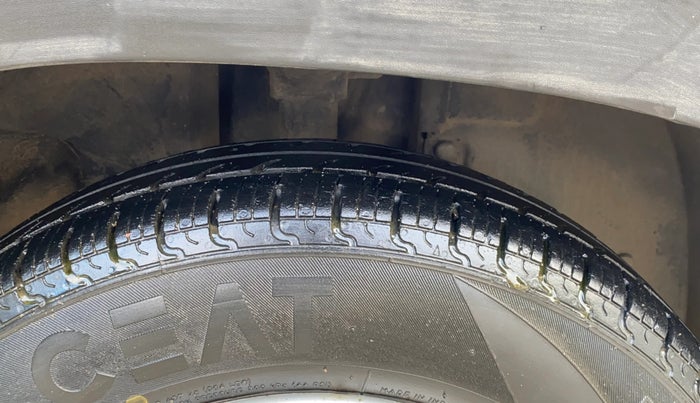 2016 Renault Kwid RXT 0.8, Petrol, Manual, 79,676 km, Right Front Tyre Tread
