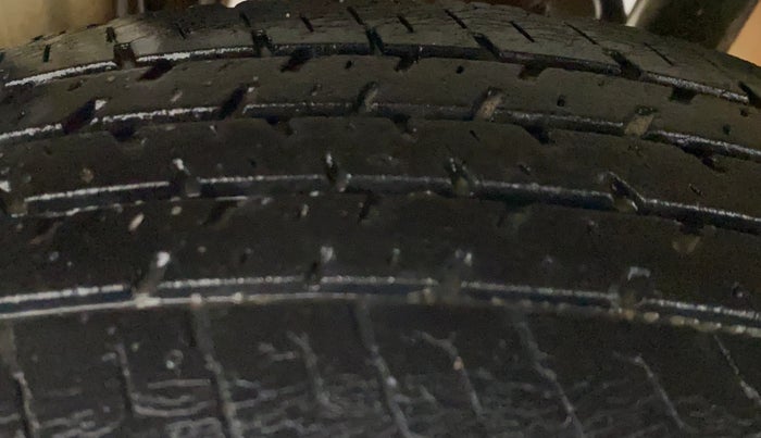 2013 Maruti Zen Estilo VXI, Petrol, Manual, 47,516 km, Right Rear Tyre Tread