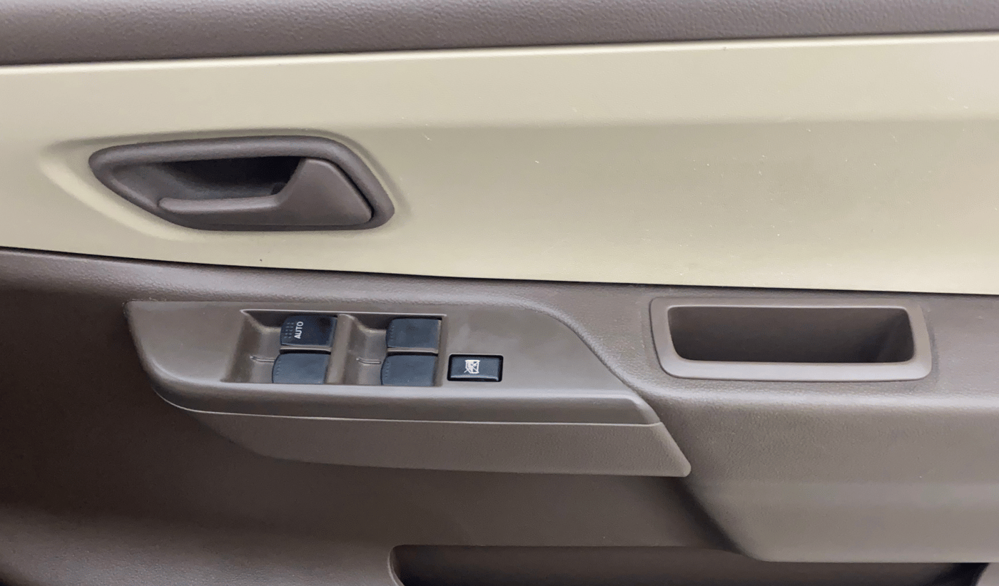 2013 Maruti Zen Estilo VXI, Petrol, Manual, 47,074 km, Driver Side Door Panels Control