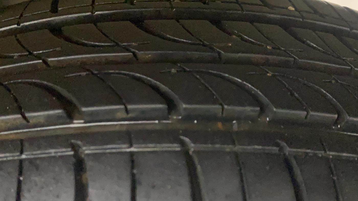 2013 Maruti Zen Estilo VXI, Petrol, Manual, 47,074 km, Left Rear Tyre Tread