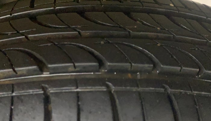 2013 Maruti Zen Estilo VXI, Petrol, Manual, 47,516 km, Left Rear Tyre Tread