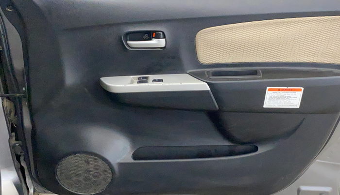 2018 Maruti Wagon R 1.0 LXI CNG, CNG, Manual, 60,466 km, Driver Side Door Panels Control