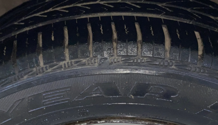2015 Hyundai Xcent S 1.2, Petrol, Manual, 65,668 km, Left Front Tyre Tread