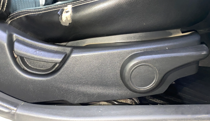 2015 Hyundai Xcent S 1.2, Petrol, Manual, 65,668 km, Driver Side Adjustment Panel