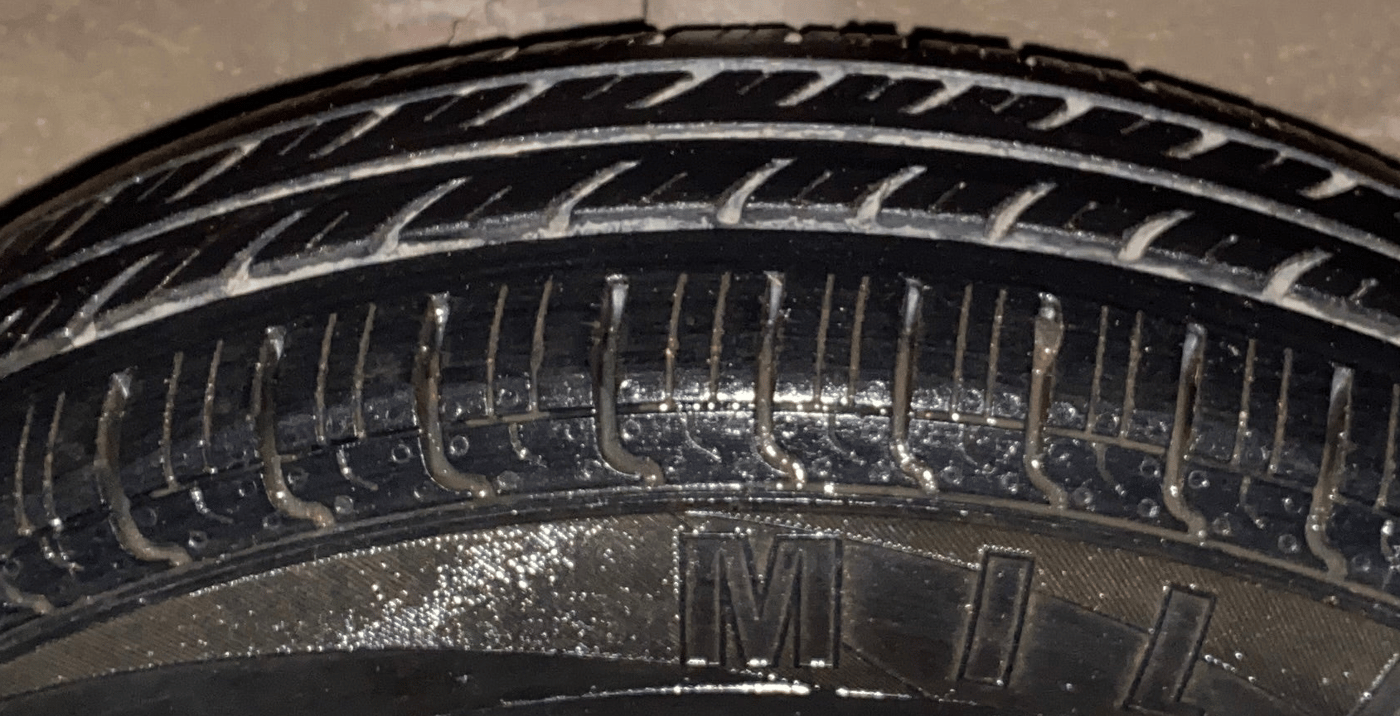 2013 Maruti Wagon R 1.0 LXI, Petrol, Manual, 23,167 km, Right Front Tyre Tread