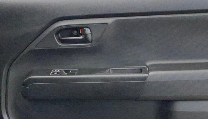 2020 Maruti New Wagon-R LXI 1.0, CNG, Manual, 31,850 km, Driver Side Door Panels Control