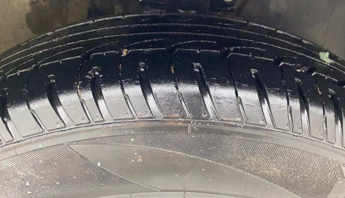 2012 Volkswagen Polo TRENDLINE 1.2L PETROL, Petrol, Manual, 87,331 km, Right Front Tyre Tread