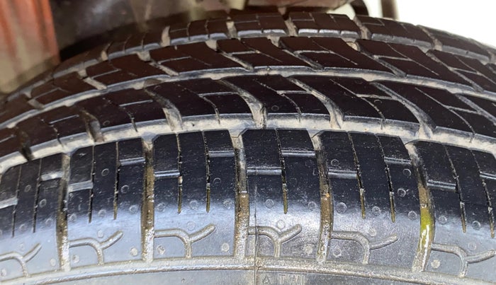 2016 Maruti Alto K10 LXI CNG, CNG, Manual, 34,831 km, Left Rear Tyre Tread