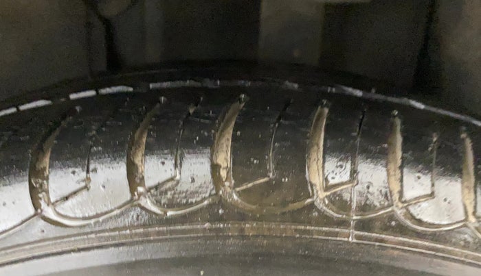 2016 Tata Tiago XZ PETROL, Petrol, Manual, 12,101 km, Left Rear Tyre Tread