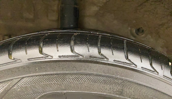 2014 Maruti Celerio VXI CNG, CNG, Manual, 1,33,422 km, Right Rear Tyre Tread