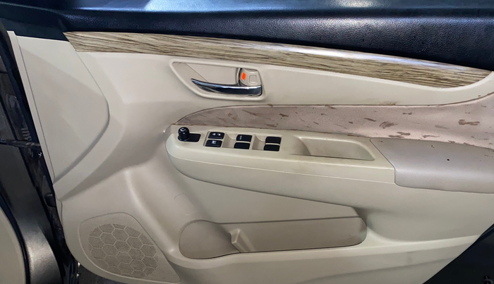 2019 Maruti Ciaz SIGMA 1.5 SHVS MT  PETROL, Petrol, Manual, 31,036 km, Driver Side Door Panels Control