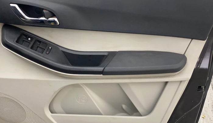 2023 Tata Tiago XZ PLUS CNG, CNG, Manual, 34,117 km, Driver Side Door Panels Control