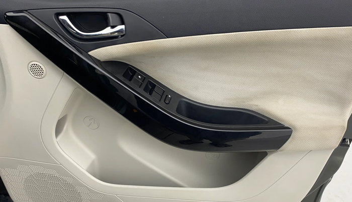 2020 Tata NEXON XZ PLUS PETROL, Petrol, Manual, 40,018 km, Driver Side Door Panels Control