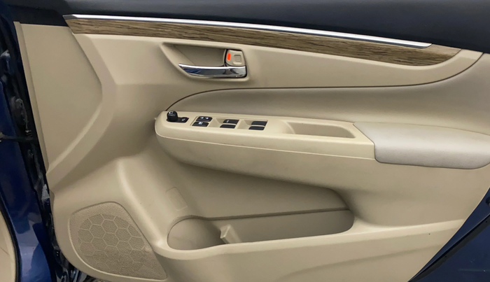 2018 Maruti Ciaz ALPHA  AT 1.5 SHVS PETROL, Petrol, Automatic, 62,174 km, Driver Side Door Panels Control