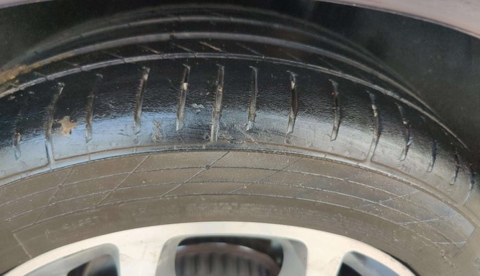 2016 Mercedes Benz C Class C 220 CDI AVANTGARDE, Diesel, Automatic, 78,023 km, Right Front Tyre Tread