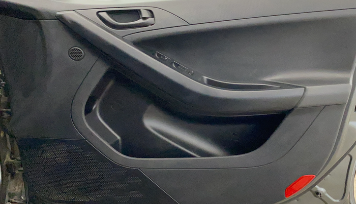 2024 Tata NEXON Smart Plus 1.2 Revotron 6 AMT, Petrol, Automatic, 22,267 km, Driver Side Door Panels Control