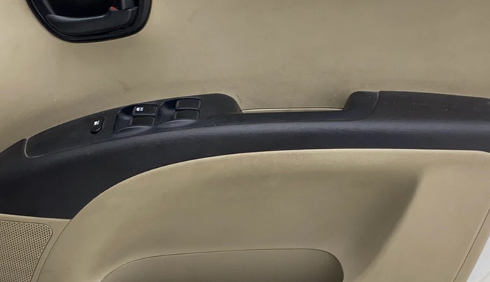2014 Hyundai i10 MAGNA 1.1, Petrol, Manual, 35,329 km, Driver Side Door Panels Control