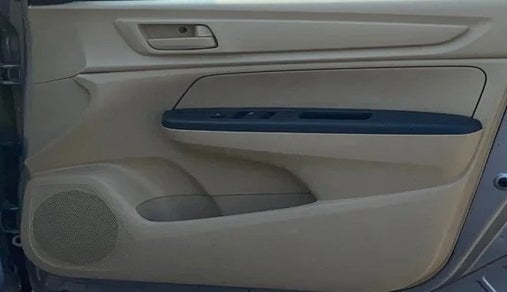 2019 Honda Amaze 1.2L I-VTEC E, CNG, Manual, 43,899 km, Driver Side Door Panels Control