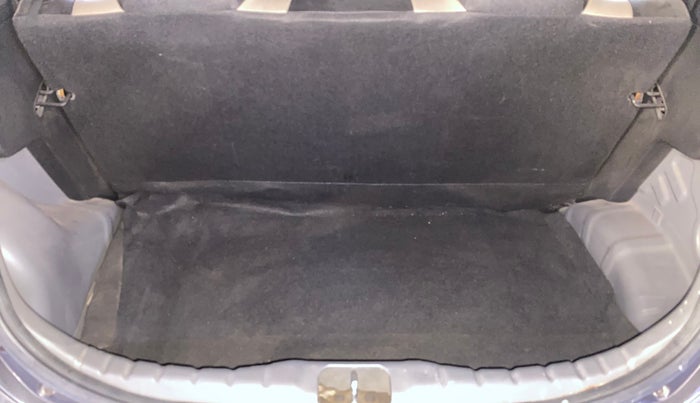 2016 Hyundai Eon ERA +, Petrol, Manual, 17,122 km, Boot Inside